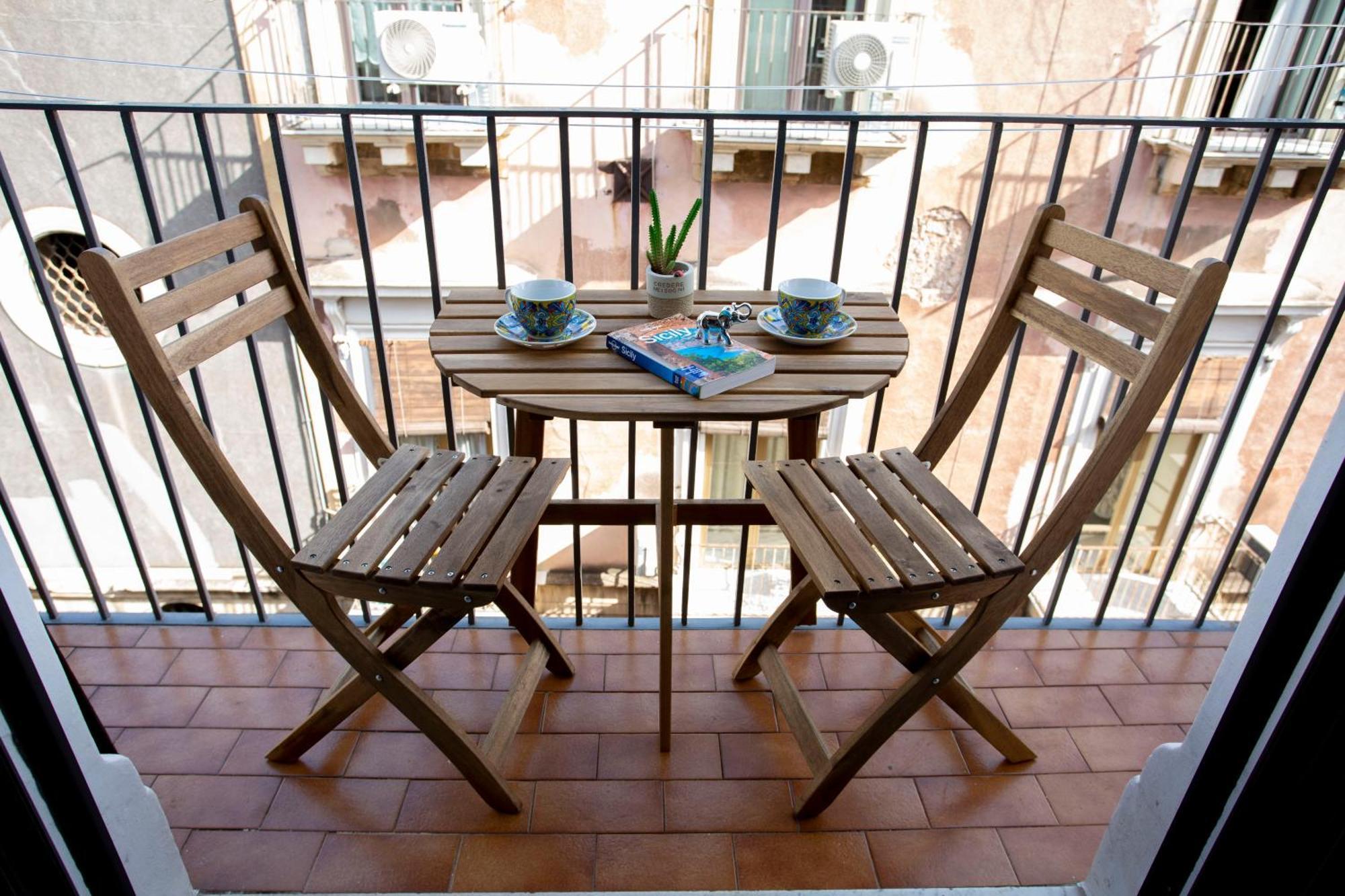 Domus 25 Villa คาตาเนีย ภายนอก รูปภาพ